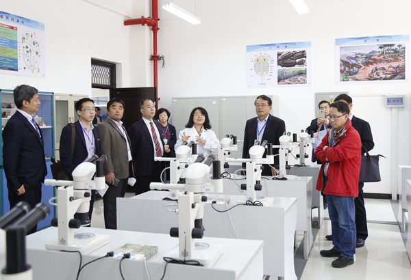 进校考察 - 副本.JPG